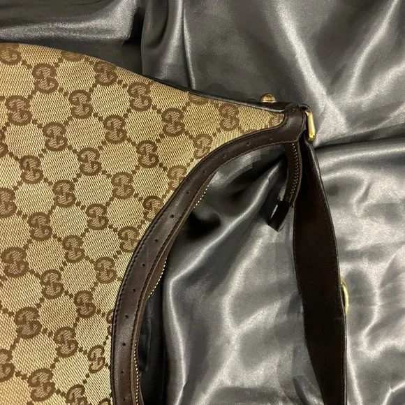 Gucci Hobo Shoulder Bag - Picture 4 of 12